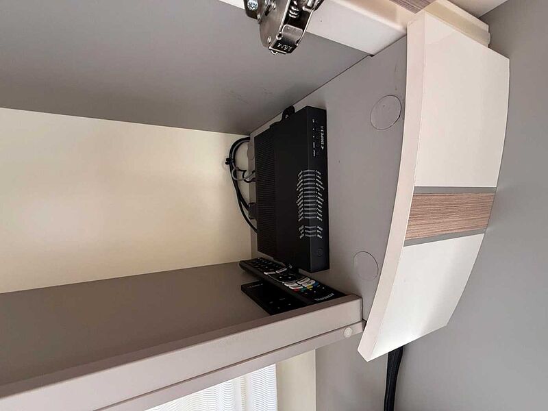 Ahorn 660 Plus KAMERA SAT-TV MARKISE SOLAR